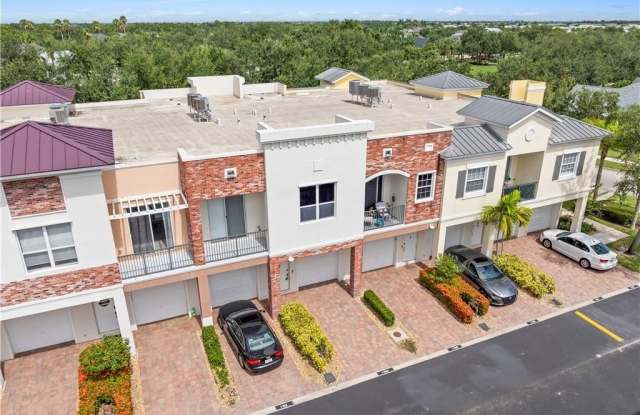 Photo of 10560 SW Stephanie Way unit: 1-204