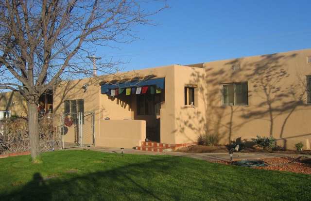 Unfurnished or Furnished - Santa Fe Style House  Studio on Rio Vista St.