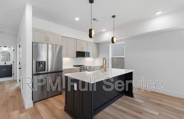 1241 N Avondale Circle