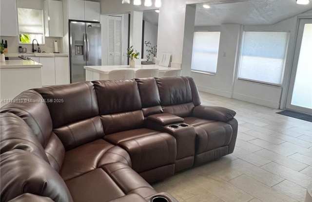 1270 SW 29th