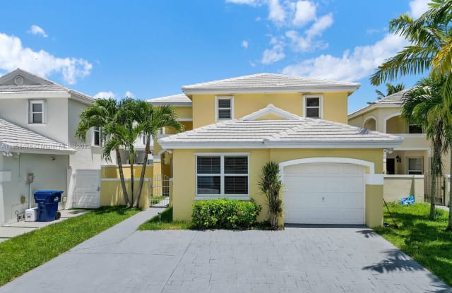 4767 SW 154th Ave - 4767 SW 154th Ave, Kendall West, FL 33185