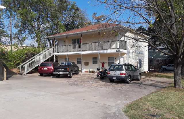1211 N Oakland Apt. #3