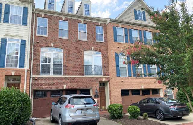 2203 Barnstable Dr