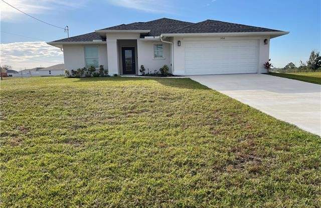 906 NW 30th ST - 906 Northwest 30th Street, Cape Coral, FL 33993