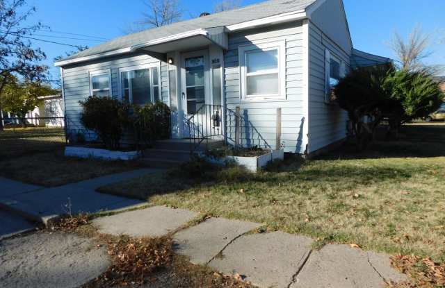 Walking Distance to CMU - FREE RENT