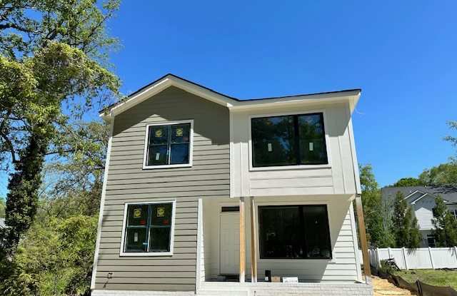 612A W Main St