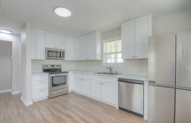 Remodeled 2BR Townhome in Spring Hill