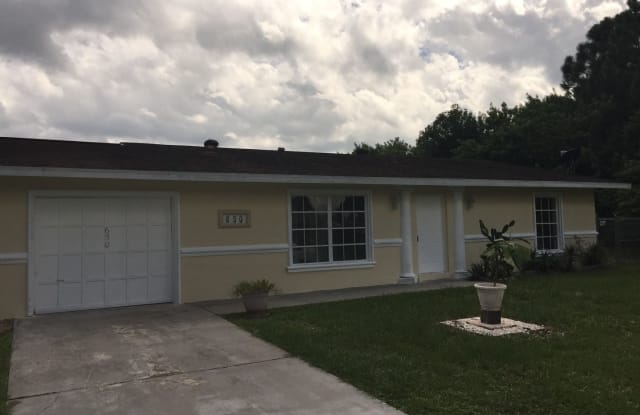 650 SE Evergreen Ter - 650 Southeast Evergreen Terrace, Port St. Lucie, FL 34983