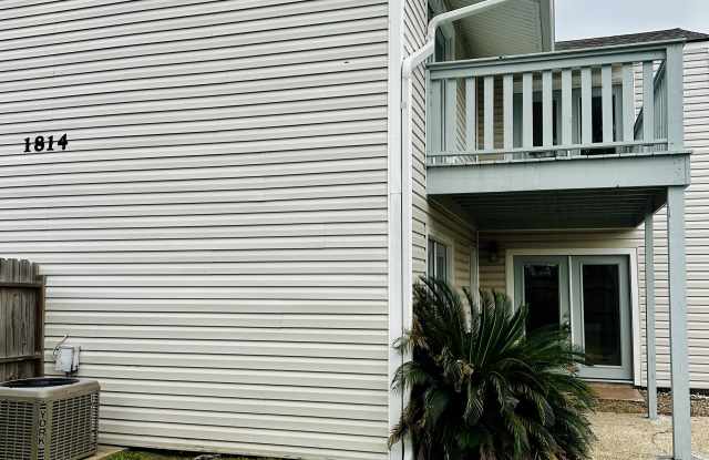 Photo of 1814 Fox Run Drive* - 2*