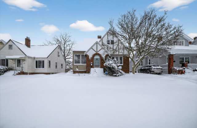 Photo of 4977 E 90th St