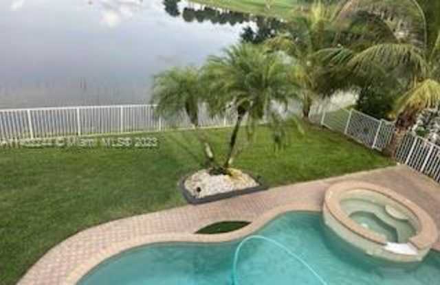 2101 SW 176 Av