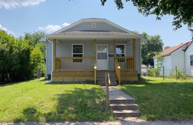 NEWLY RENNOVATED...2 Bedroom 1 Bath