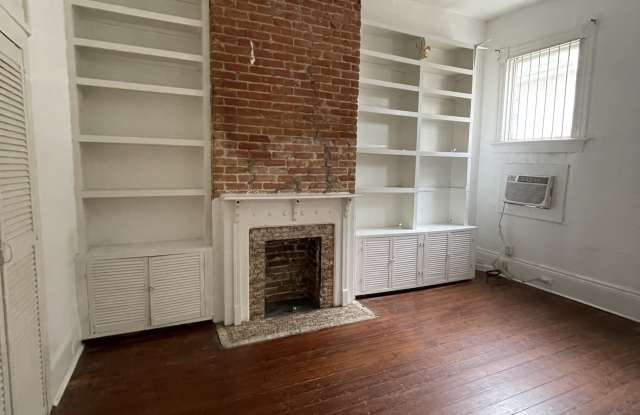 Photo of 1034 S Carrollton Ave Unit B