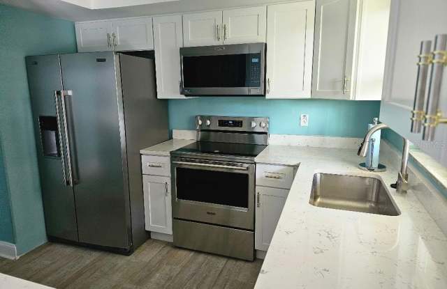 8809 BAY POINTE DRIVE