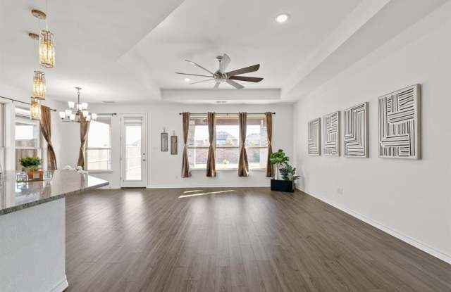 4208 Wood River Trail