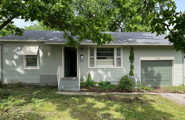 1729 N Weller - 1729 North Weller Avenue, Springfield, MO 65803