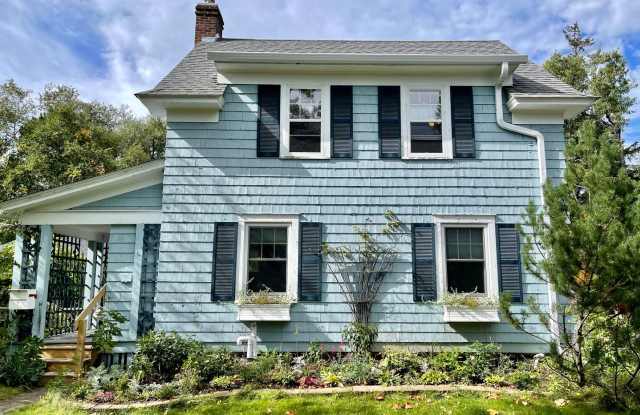 AVAILABLE JUNE - Beautiful 2 Bed 1 Bath Woodland Home