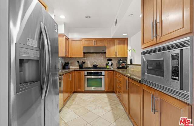 8238 W Manchester Ave unit: 204