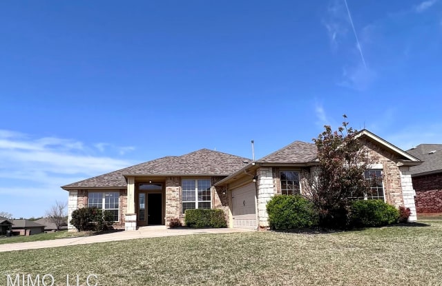 617 Applewood Street - 617 Sutton Circle, Moore, OK 73160