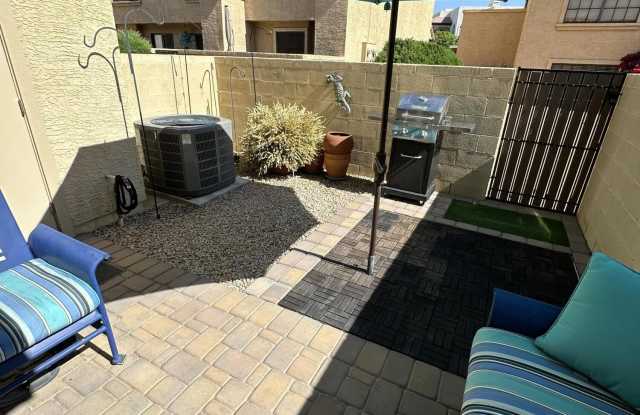 5704 E Aire Libre Avenue