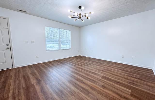 7257 Reynolds Crossing Drive