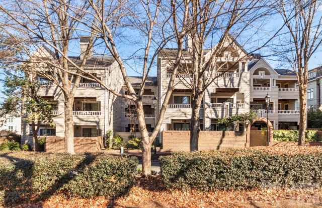 212 W 10th Street