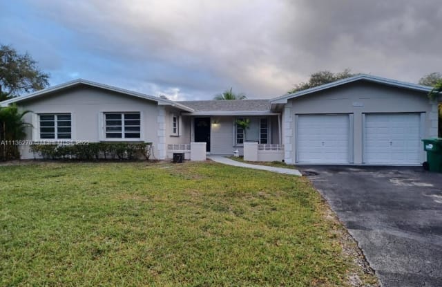 11420 SW 102nd Ct - 11420 SW 102nd Ct, Kendall, FL 33176