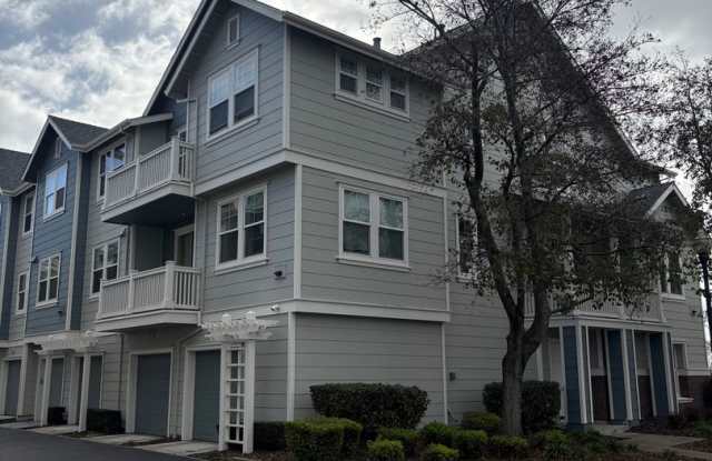 Tri-Level Home Available in Richmond Marina Area