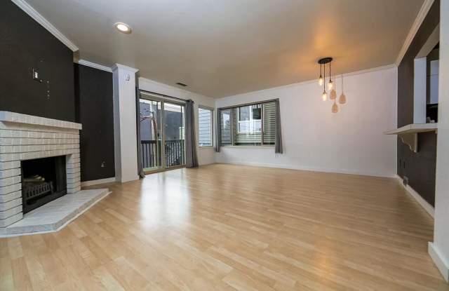 Spacious Pet-Friendly Condo with Parking!