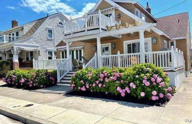 106 S Essex Avenue