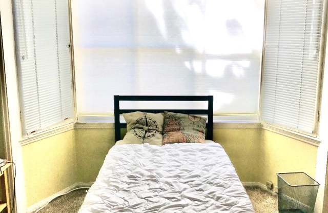 20700 West Oxnard Street