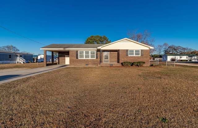 Photo of Adorable Brick Ranch 3 BR | 1.5 BA in Goldsboro