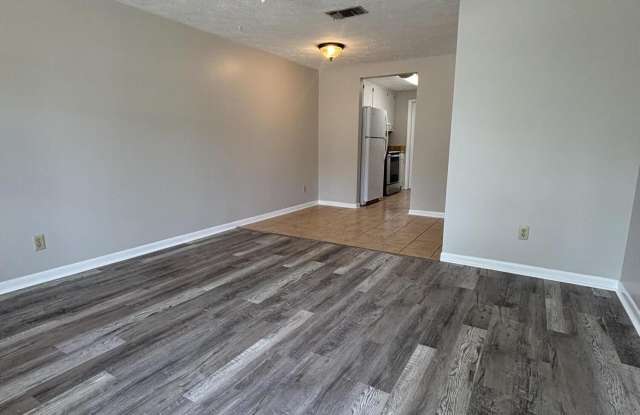 1106 Bradford Circle