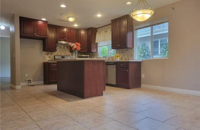 539 S Michillinda Avenue