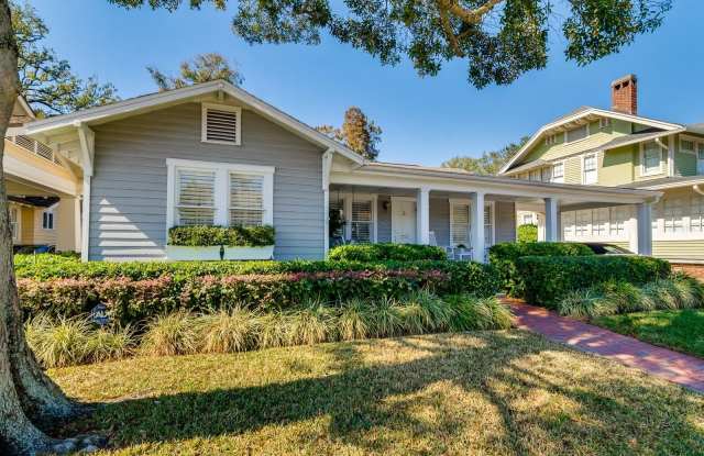 827 S DELAWARE AVENUE