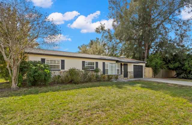 1524 ARIZONA AVE - 1524 Arizona Avenue Northeast, St. Petersburg, FL 33703