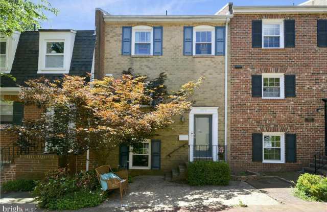 3873 CHAIN BRIDGE ROAD - 3873 Chain Bridge Road, Fairfax, VA 22030