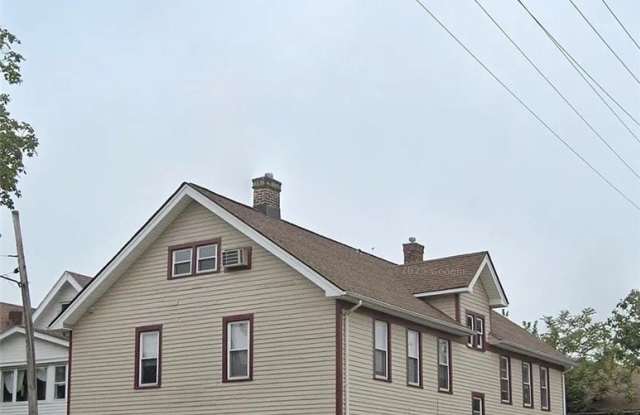 1304 W 64th