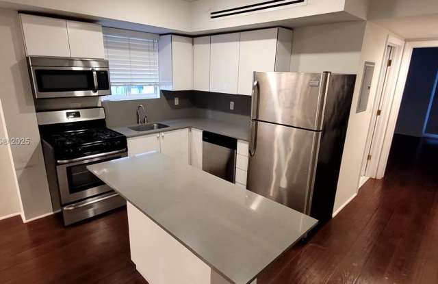 Photo of 7333 Dickens Ave