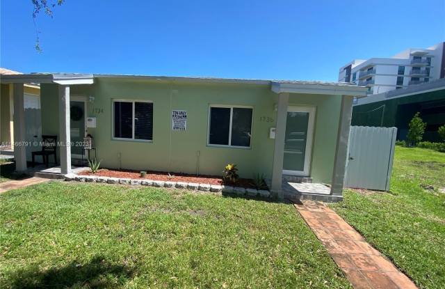 1736 Washington St - 1736 Washington Street, Hollywood, FL 33020