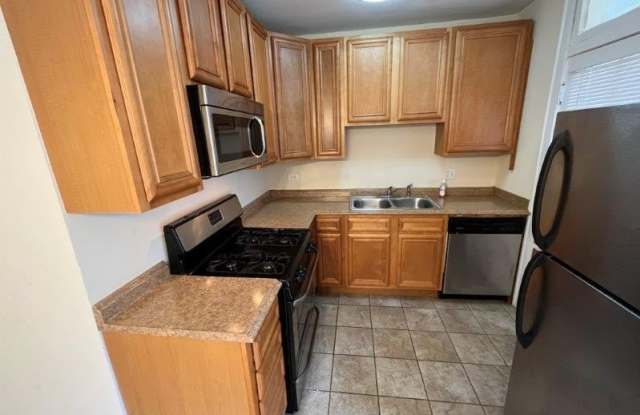 7212 JACKSON Boulevard