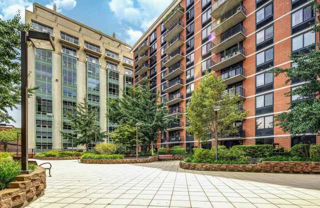700 GROVE ST