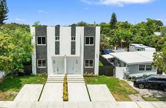 Photo of 2145 NW 4th St