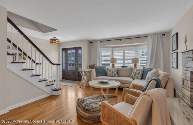 10 York Avenue