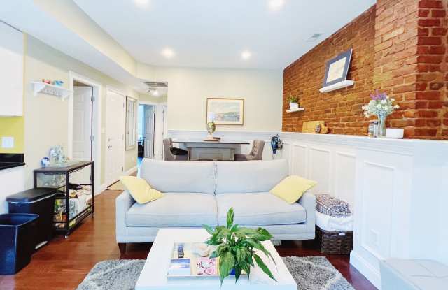 Photo of 289 West 2nd Street