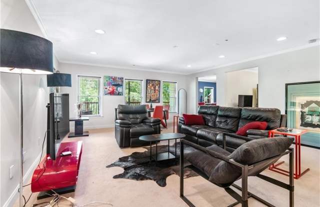 4260 Beverly Lane NE