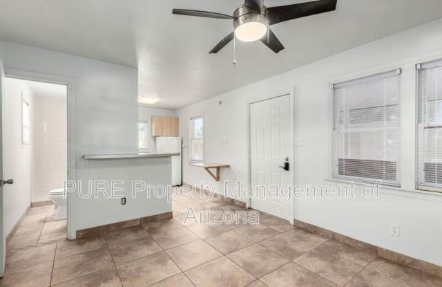 912 E Montebello Ave