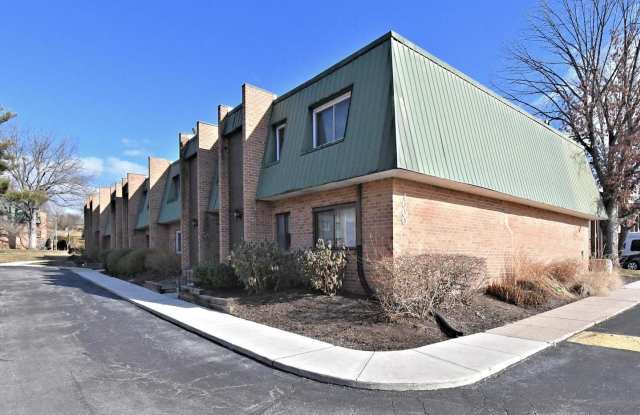 1605 MEADOWVIEW LN #1605