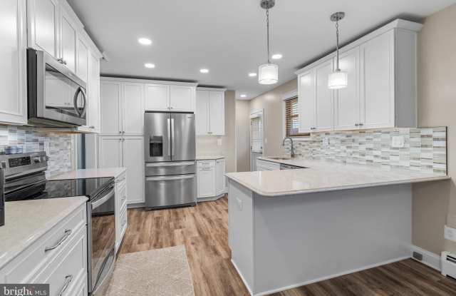 812 OAKLEIGH BEACH ROAD