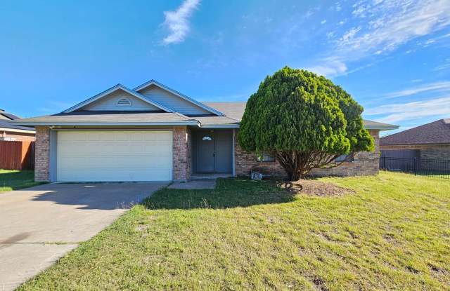 HUGE RENT REDUCTION & AVAILABLE NOW!